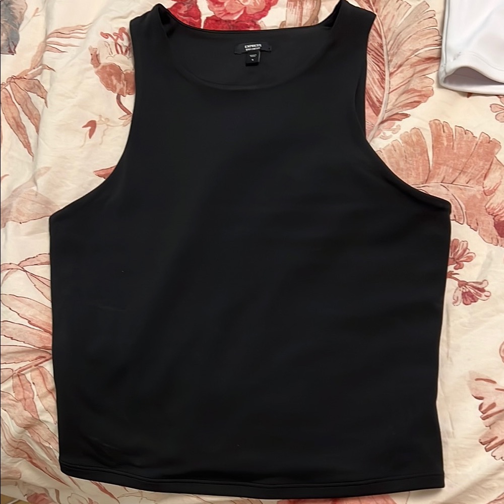 Express Body Contour High Compression High Neck Cropped Tank - Picture 4 of 7